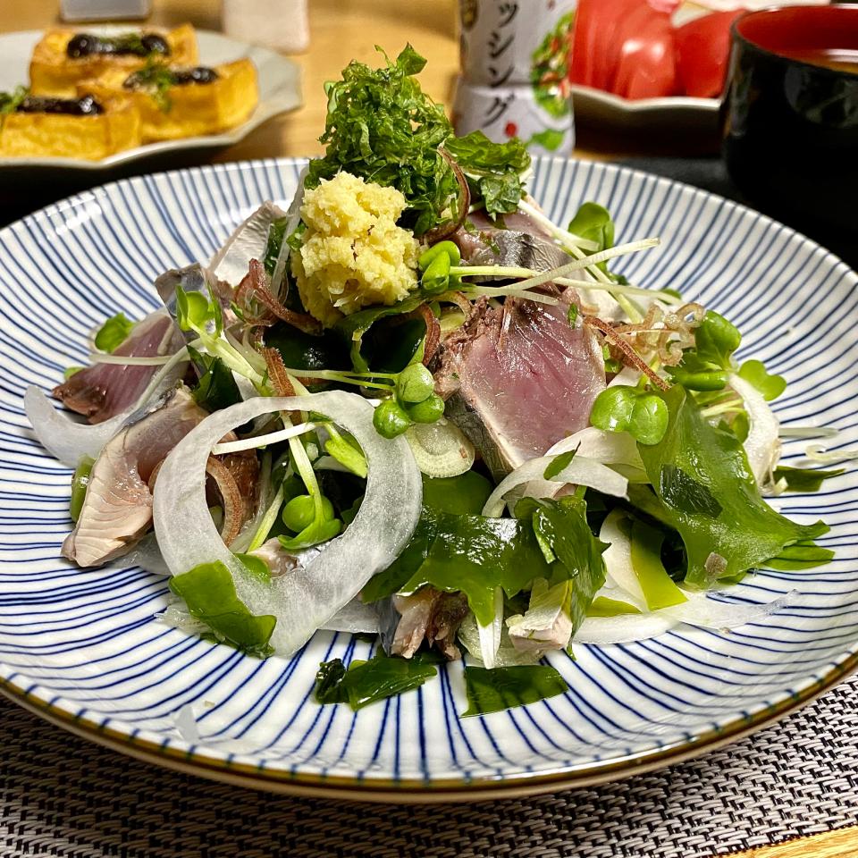 自家製鰹のたたき　たっぷり薬味のサラダ仕立て